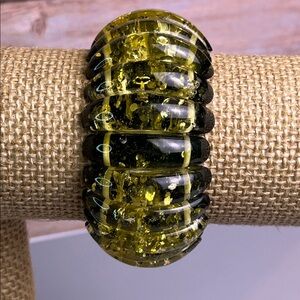 Vintage Pressed Green Amber Resin Stretch Bracelet